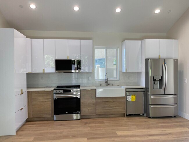 Building Photo - 434 Emilia Pl