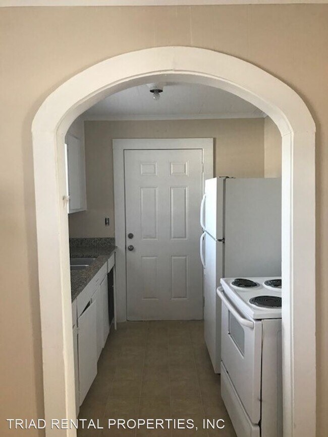 Foto del edificio - 4 br, 1 bath House - 424 GREENSBORO ST.