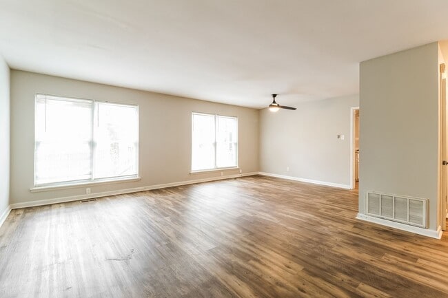 Foto del edificio - 62 Cliffwood Cir