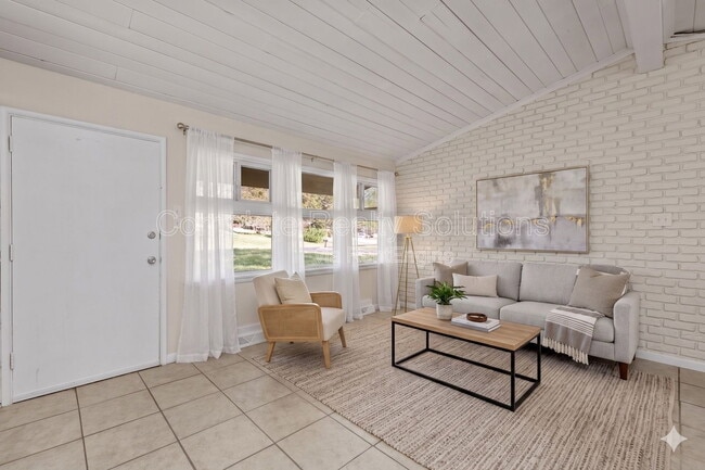 Photo - 62 Capitol Hill Dr House