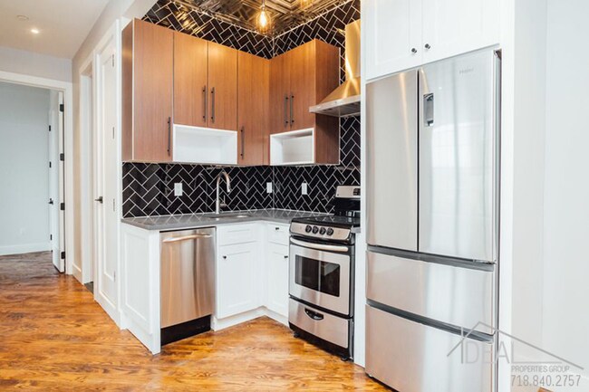 Building Photo - 40 Claver Pl