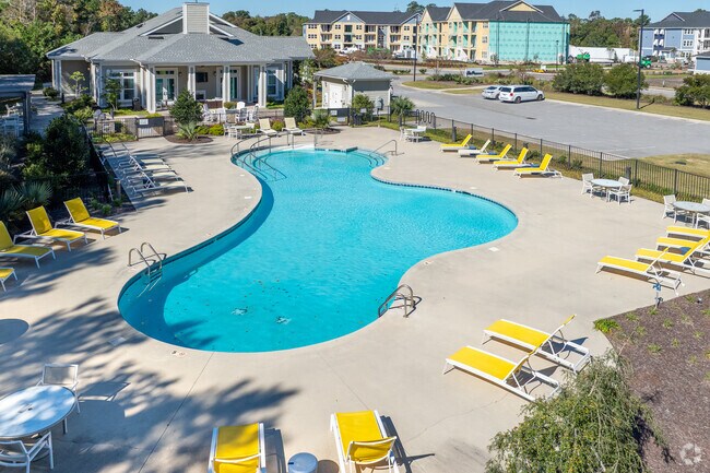 Piscina - The Preserve at Carteret Place