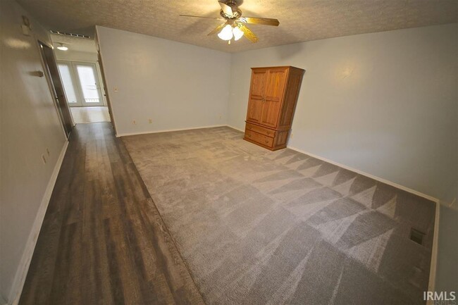 Building Photo - 438 W Northlane Dr