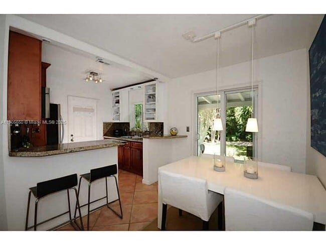 Foto del edificio - 273 NW 92nd St