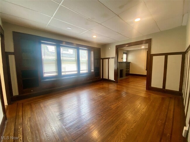 Foto del edificio - 418 Crestwood Ave