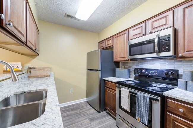Building Photo - Chason Ridge Apartment Homes