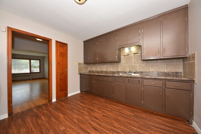 Foto del edificio - 5820 W Keefe Ave