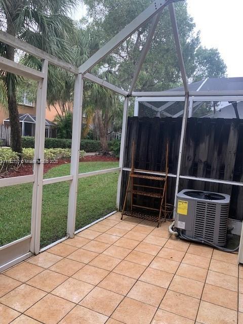 SO FLO Real Estate Group 1527 Veracruz Lane Weston - 1527 Veracruz Ln
