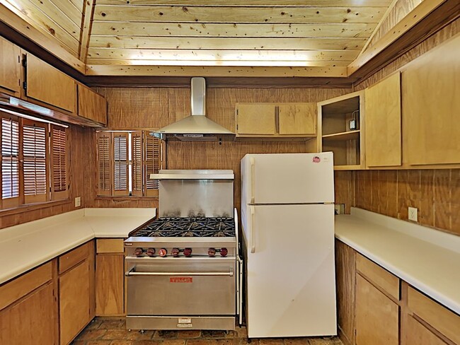 Building Photo - 9779 Chumuckla Springs Rd Jay FL 32565
