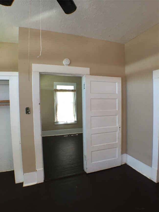 Building Photo - 3828 Avenue M 1/2