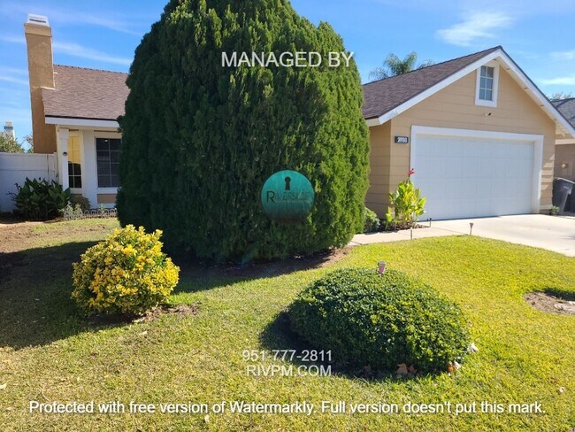 Foto del edificio - Beautiful home with great curb appeal!