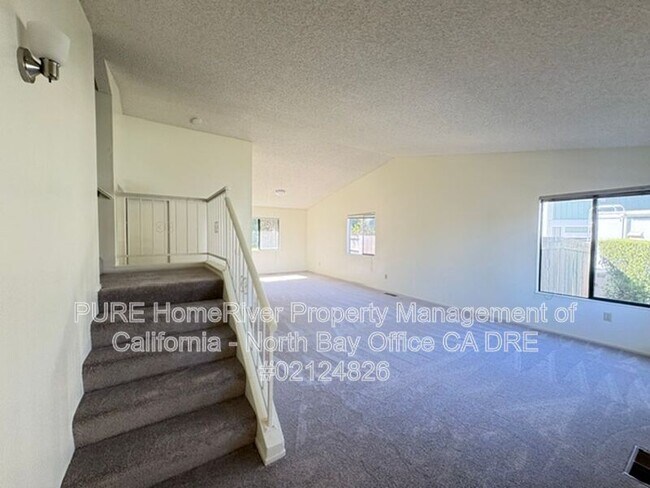 Building Photo - 1643 Shenandoah Ct