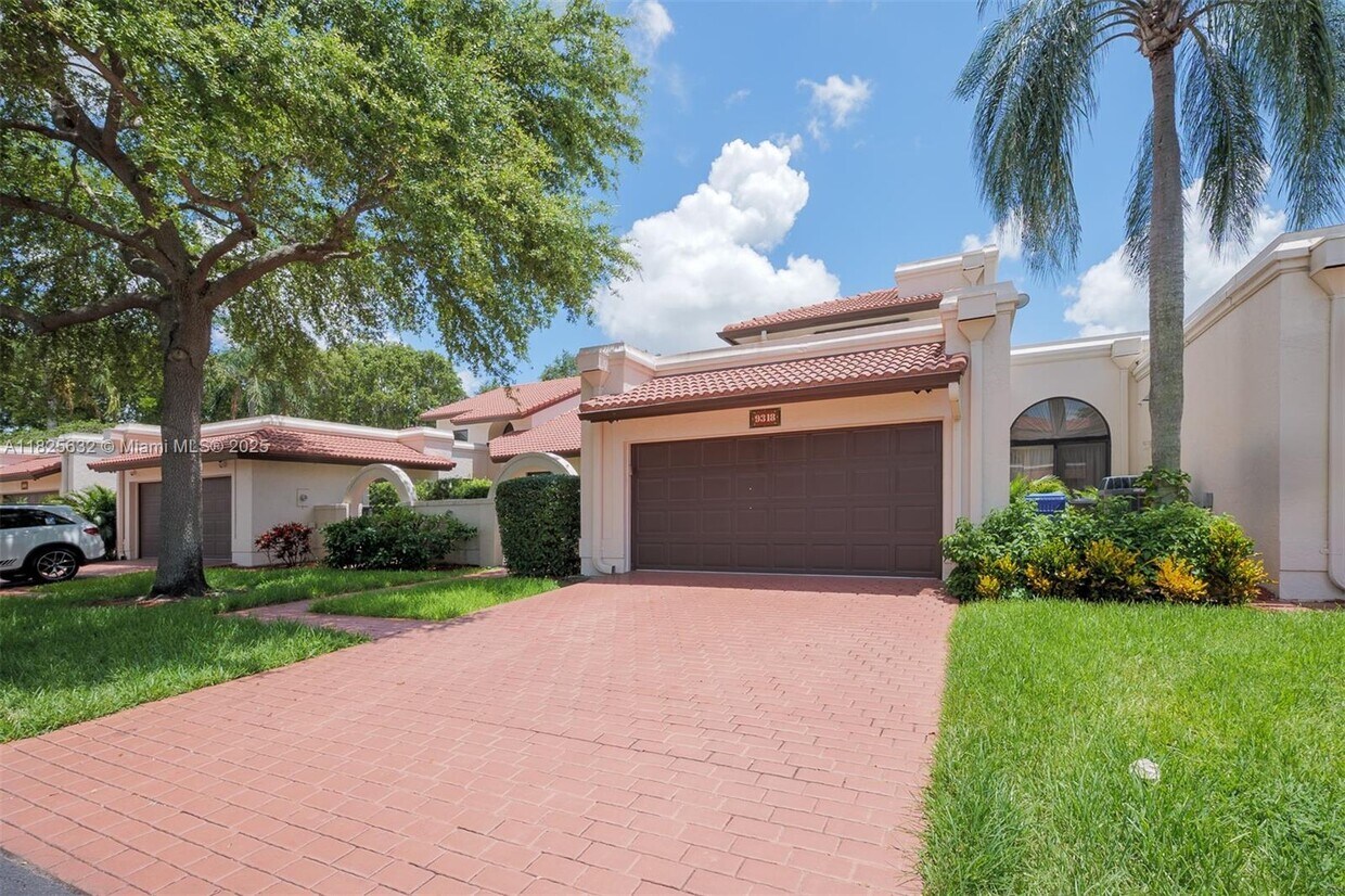 Primary Photo - 9318 NW 50th Doral Cir S