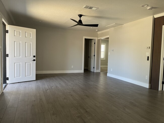 Building Photo - 504 Bryden Way