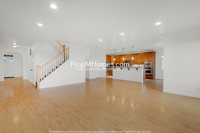 Building Photo - Luxury Five Bedroom Home in Happy Valley with Amazing Views!