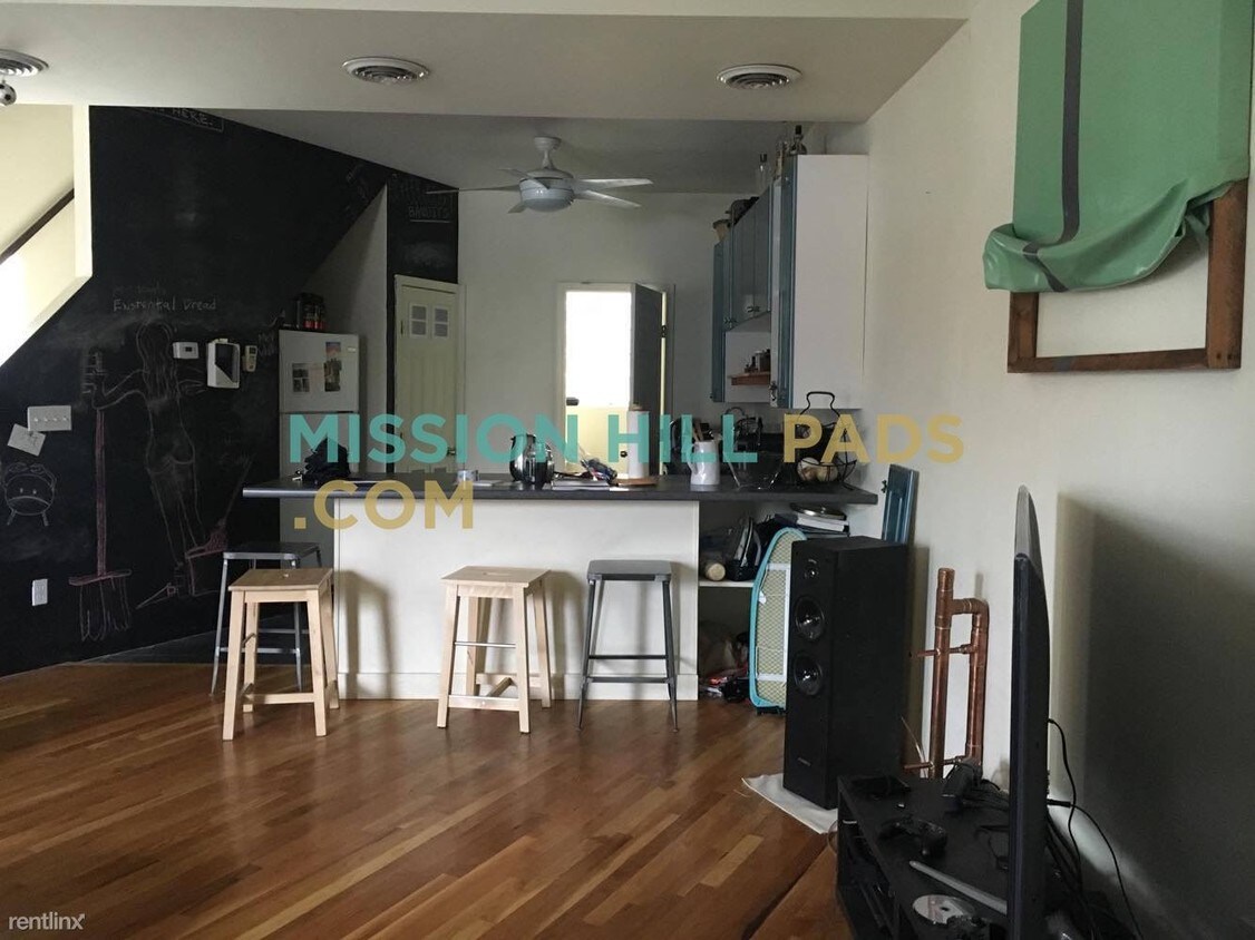 111 Terrace St, Mission Hill, MA 02120 Condo for Rent in Mission Hill
