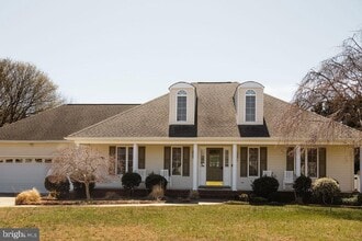 Building Photo - 42 Deerfield Ln