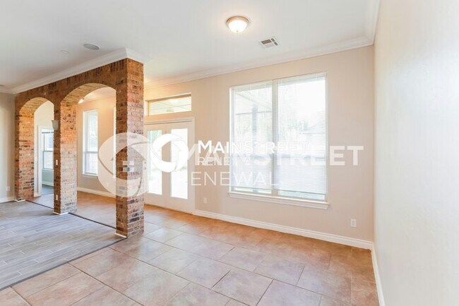 Building Photo - 4 Bedroom Pet-Friendly Home in Edmond, OK with Main Street Renewal