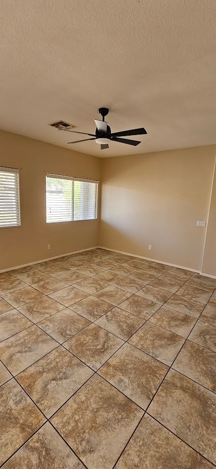 Building Photo - Fantastic 5BEDROOM+LOFT / 3 BATH home For ...