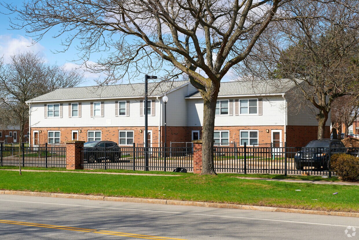 Primary Photo - Holland Townhouses