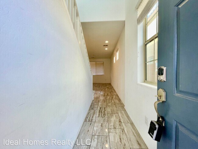Building Photo - 3 br, 2.5 bath House - 6435 Point Isabel Way