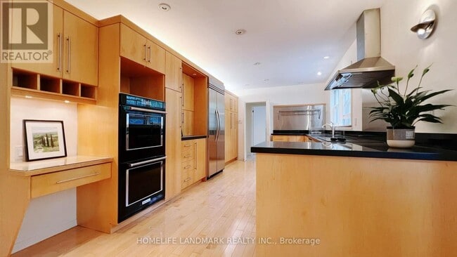Building Photo - 131 Bannatyne Dr
