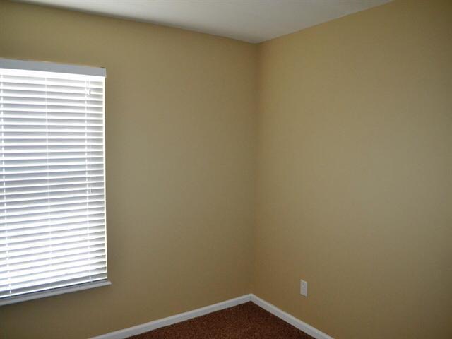 Building Photo - 214 Windsong Dr