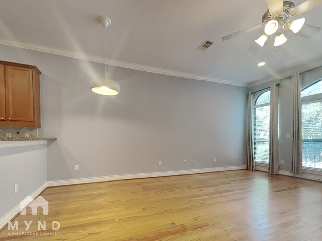 Building Photo - 1511 Paige St
