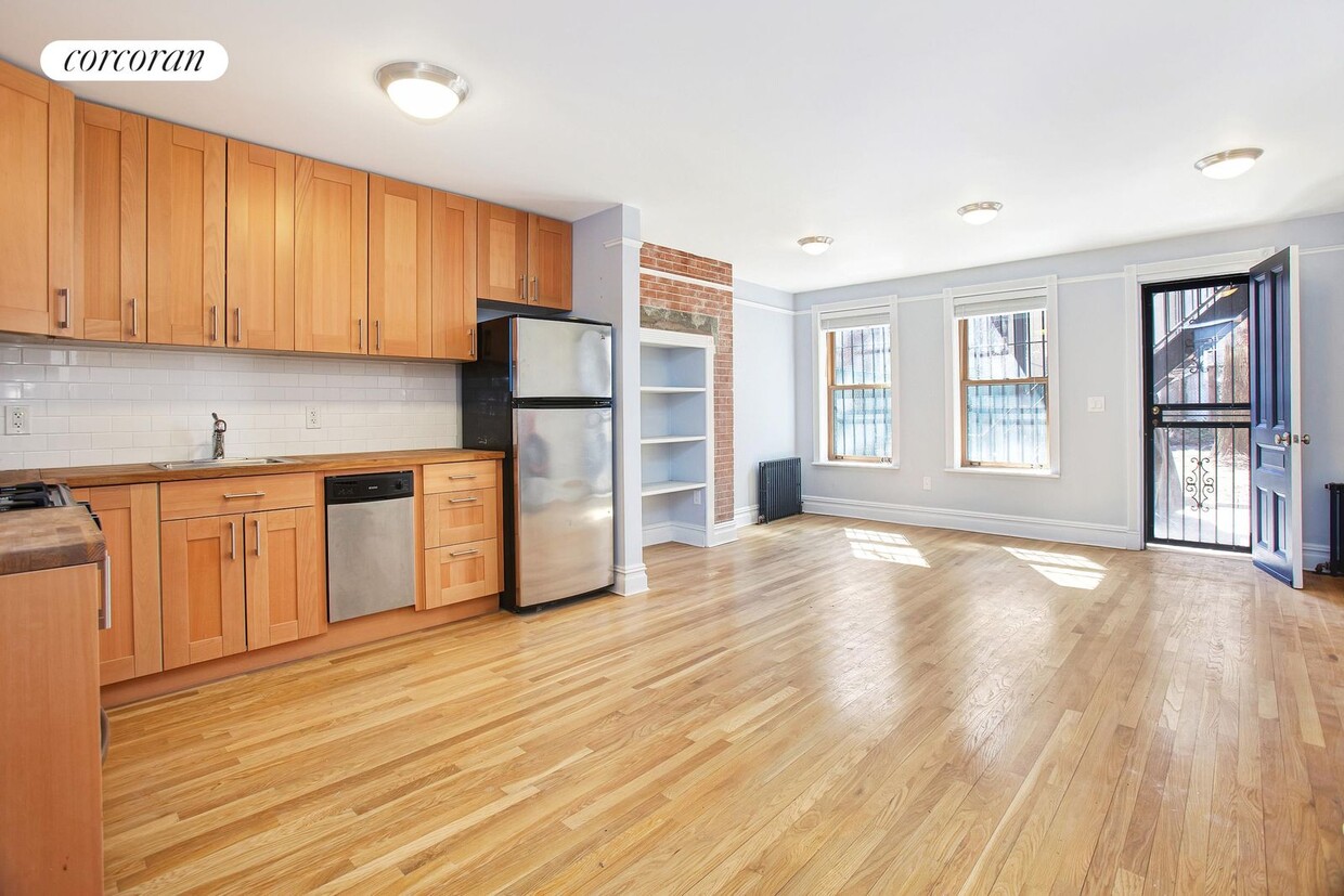 126 W 131st St, New York, NY 10027 - Room For Rent In New York, NY ...