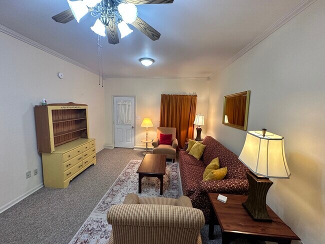 Foto del edificio - 4712 Lady Slipper Path