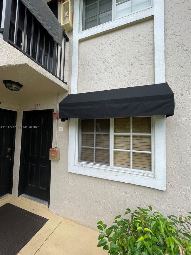 Building Photo - 4000 Crystal Lake Dr