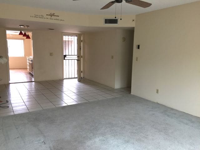 Living room - 2525 E Prince Rd