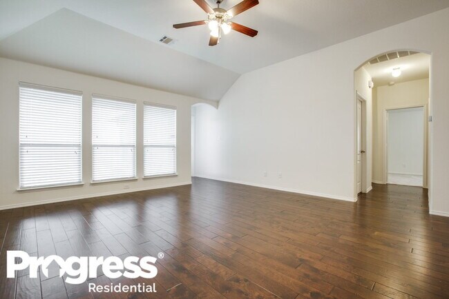 Building Photo - 1149 Hidden Lake Dr