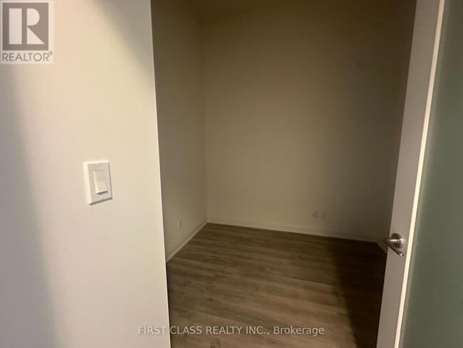 Building Photo - 38 Andre de Grasse St