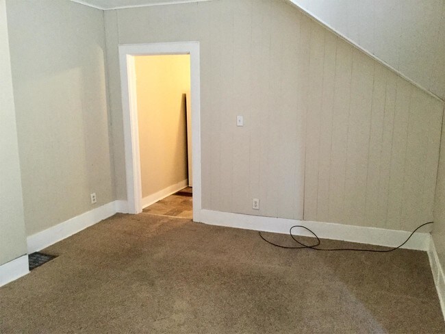 Foto del edificio - 216 W Grove St