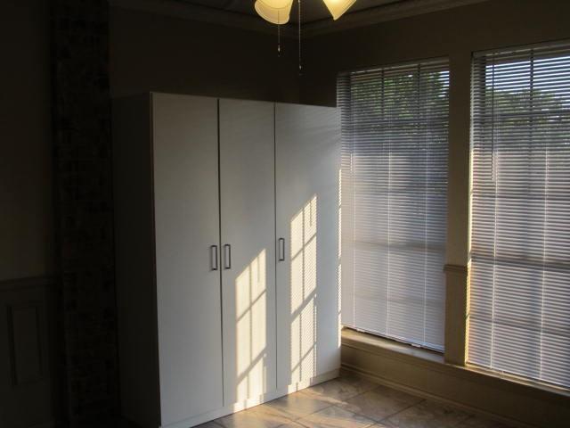 Building Photo - 3933 Bandera Dr