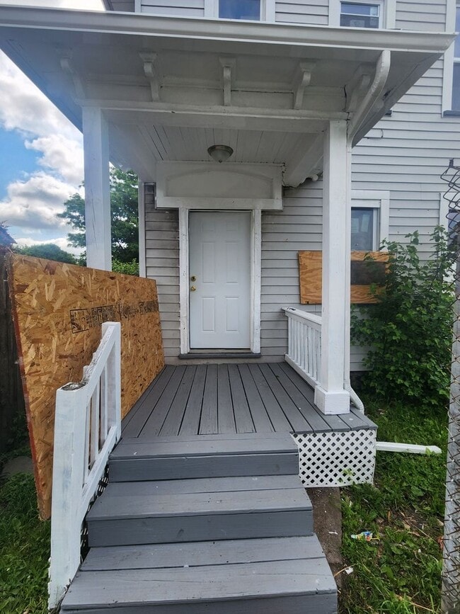 Building Photo - 326 Scio St