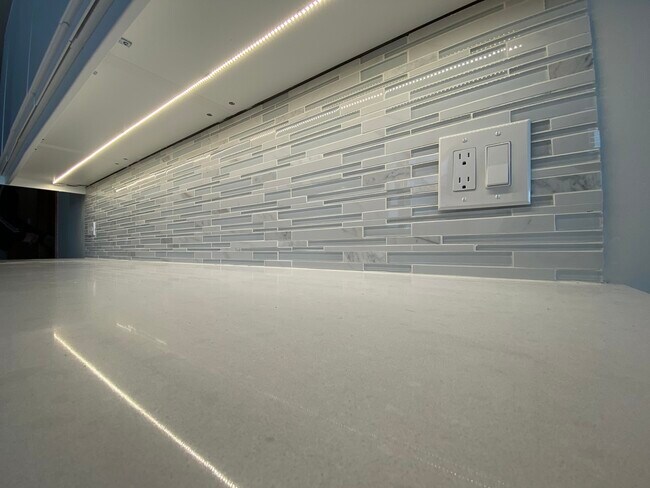 Foto del edificio - 1248 W Race Ave