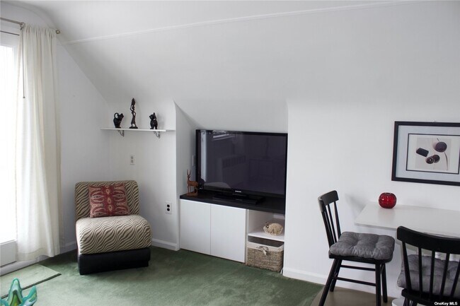 Foto del edificio - 626 W Market St