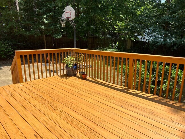 Building Photo - 4 Bedroom | 2.5 Bath Home Near NCSU, Lawnc...