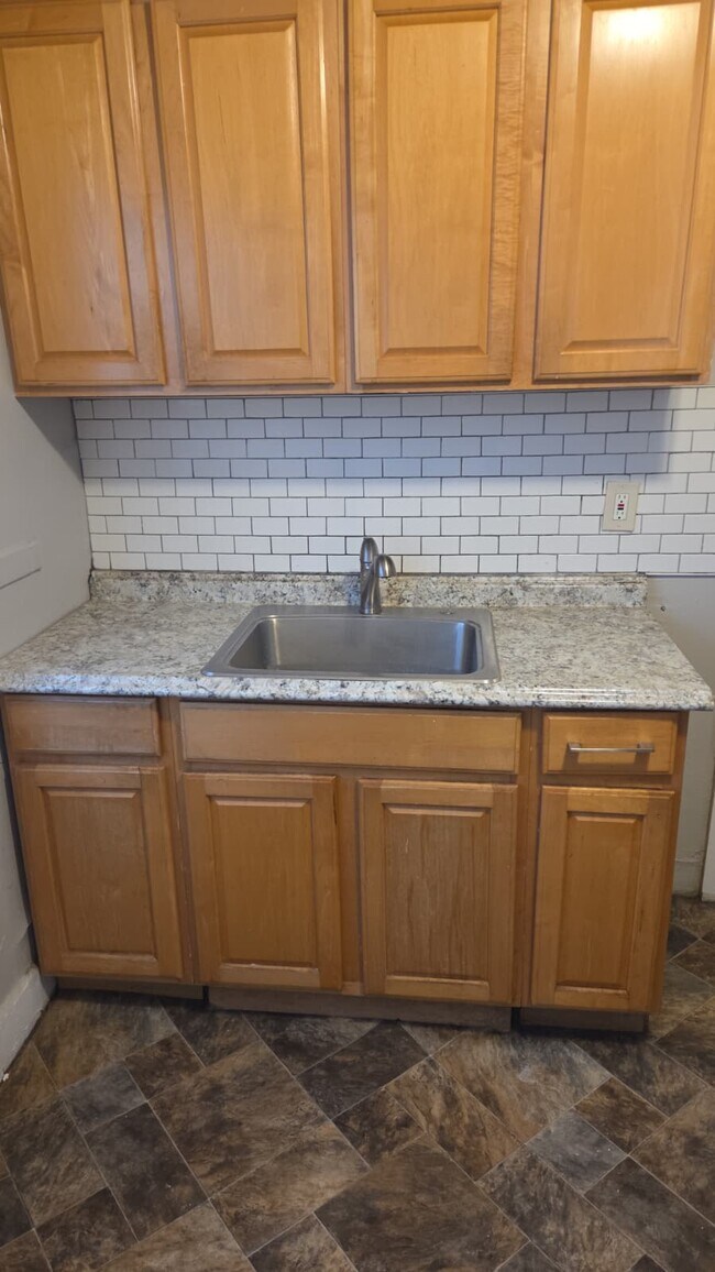 Foto del edificio - 13528 La Salle