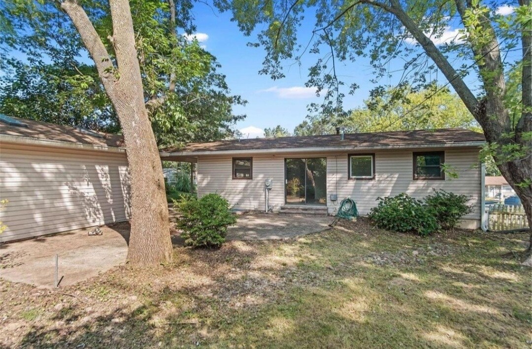 Primary Photo - 4 Toelle Dr