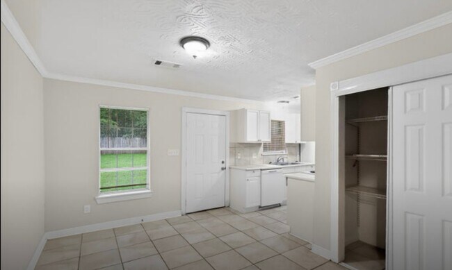 Foto del edificio - 4003 W Lake Rd
