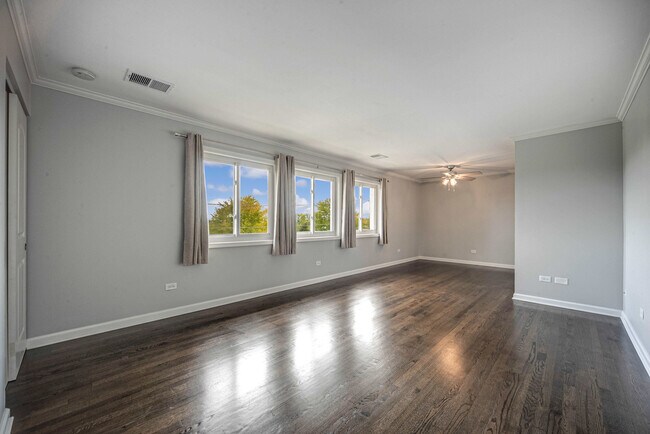 Building Photo - 240 N Archer Ave