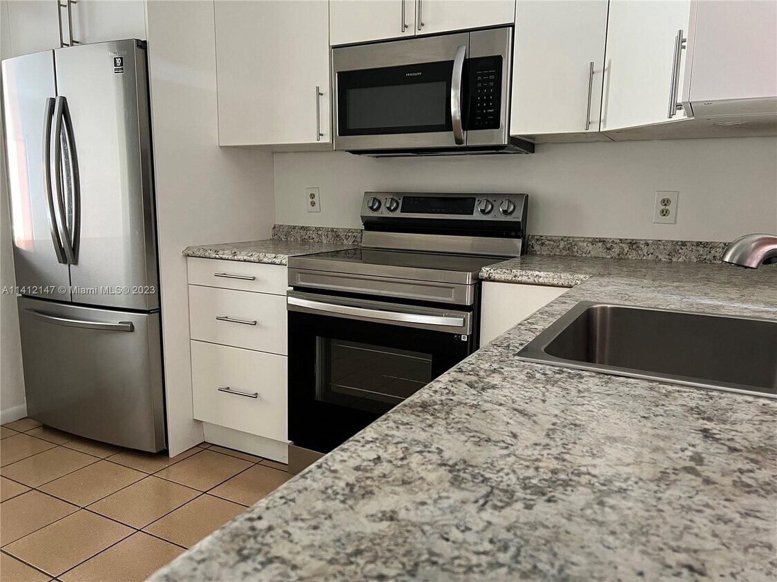 Primary Photo - 6350 W 27th Ln