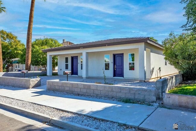 Building Photo - 643 S Orange Ave