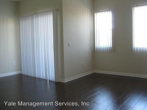 Foto del edificio - 12130 Hart St