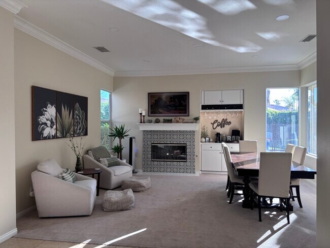 Building Photo - 90 Clavel Ct