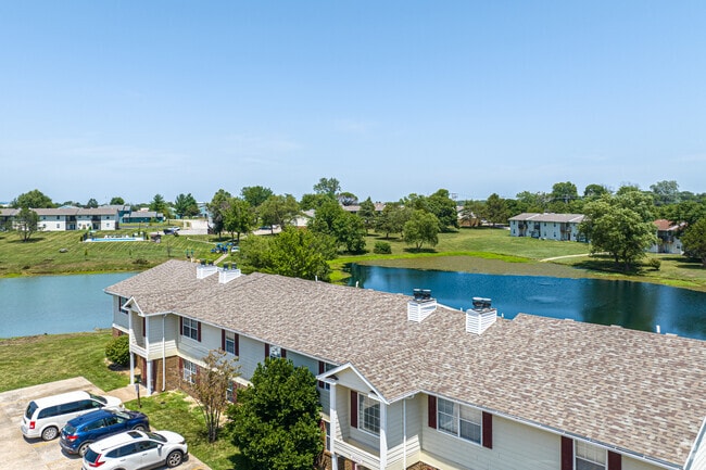 Building Photo - Hyde Park Townhomes