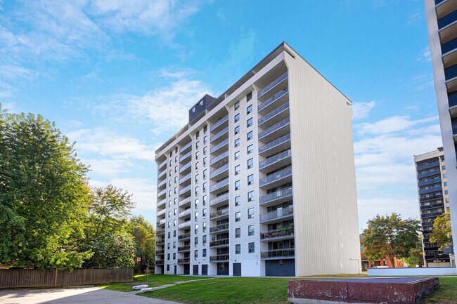 Building Photo - 150 Market Street